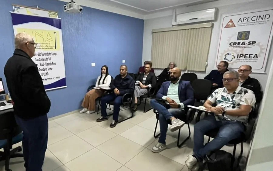 Palestra na sede da APECIND